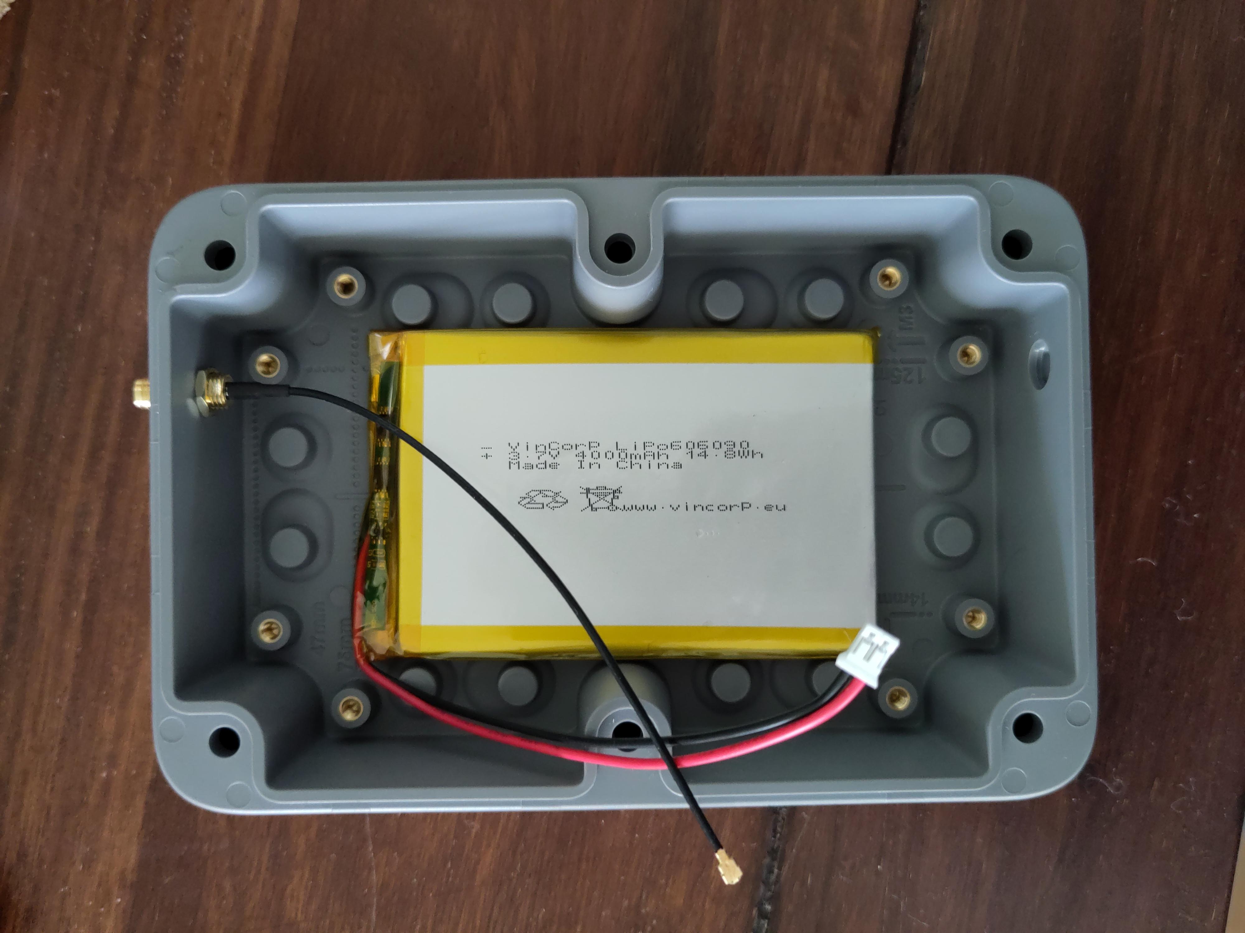 The 606090 LiPo fits perfectly.